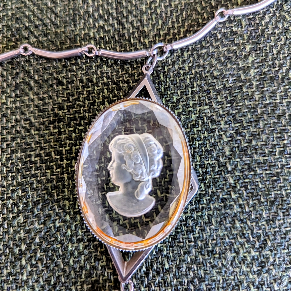 Elegant Silver Cameo Pendant Necklace